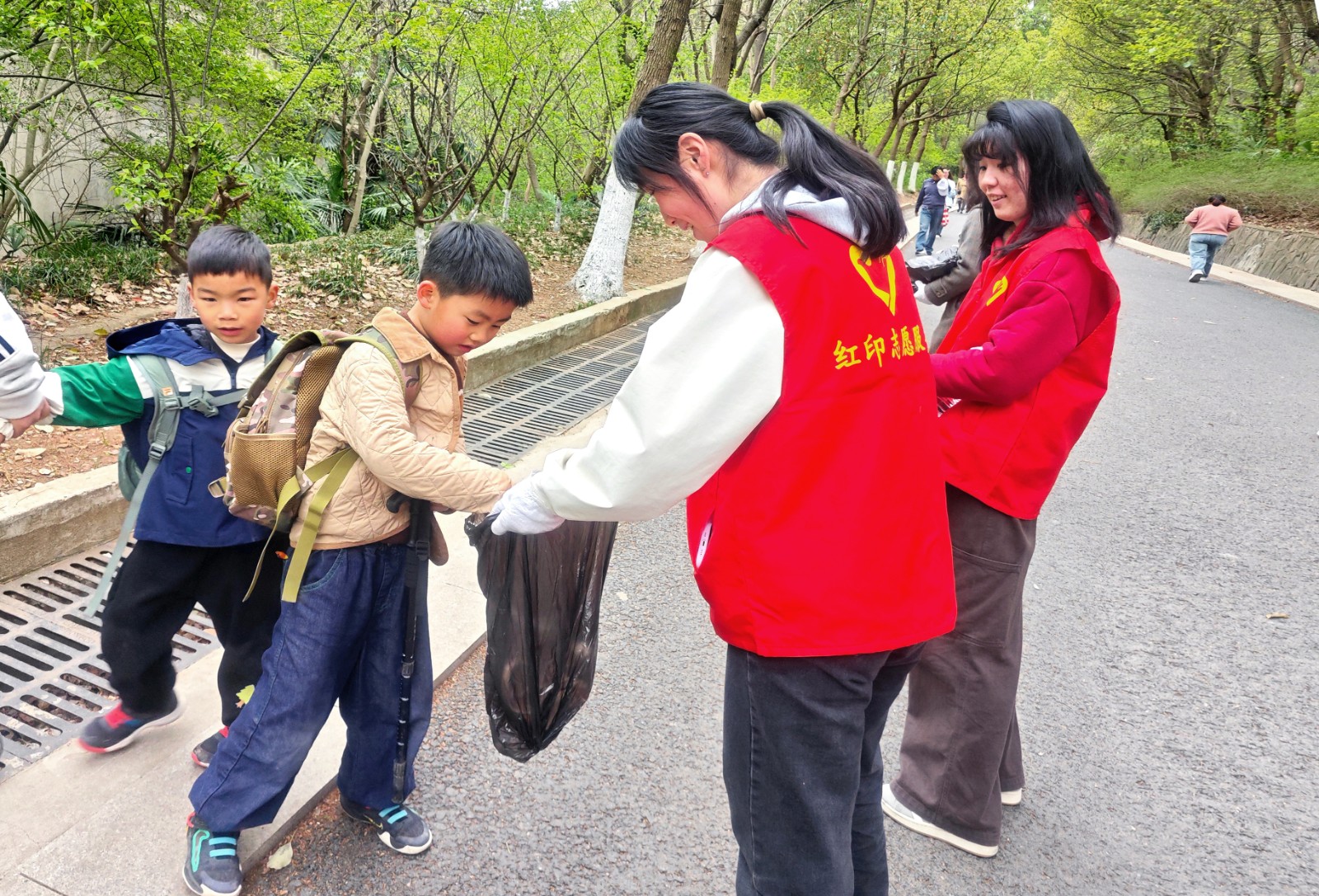 0401團委志愿活動 (2).jpg 0401團委志愿活動 (2).jpg